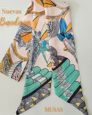 Pañuelo de seda estampado