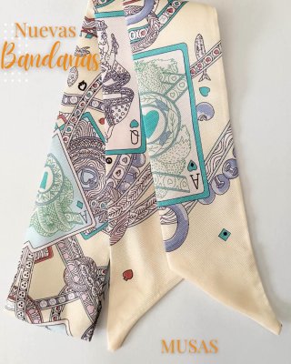 Pañuelo de seda estampado floral